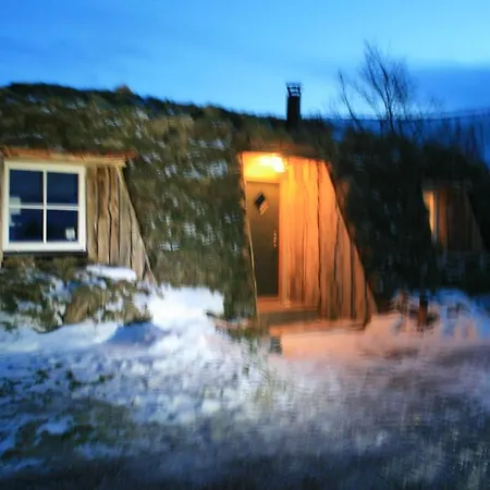 Landhaus Modern Turf House